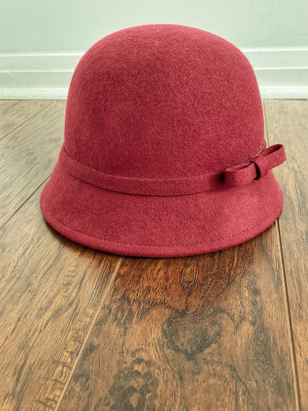 Women's 100% Wool Burgundy Felt Cloche Hat with Slim Band